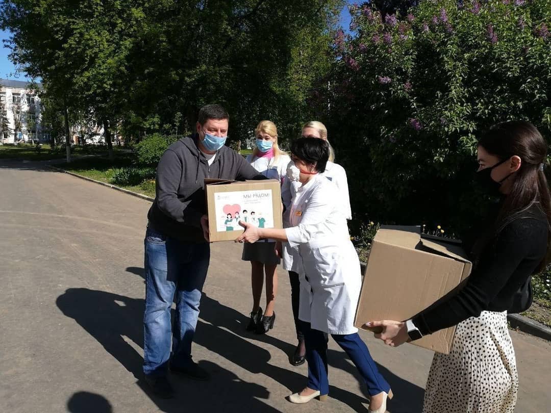 Новости Коломны Мэр Коломны: Передал медицинским работникам Коломенской ЦРБ, которые оказывают помощь пациент... #Коломна Фото (Коломна) Новости Коломны Мэр Коломны: Передал медицинским работникам Коломенской ЦРБ, которые оказывают помощь пациент... #Коломна Фото (Коломна) politika iz zhizni kolomnyi