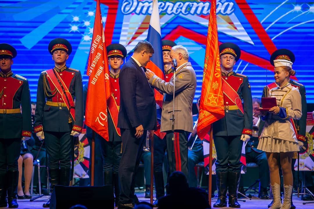 Мэр Коломны: Мне выпала честь получить медаль Минобороны России за поддержку в строительстве ... #Коломна